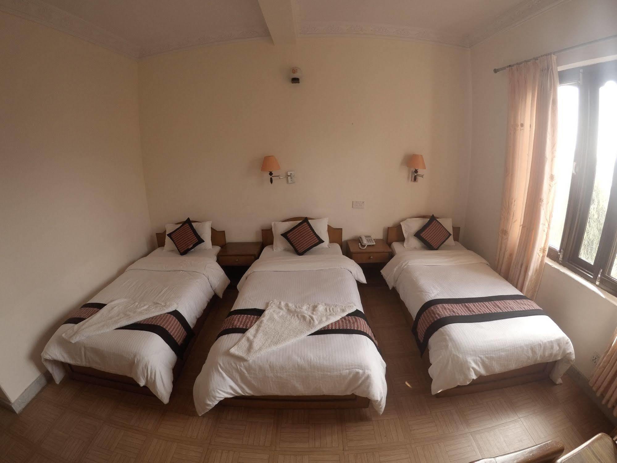 Hotel Dream Pokhara Extérieur photo