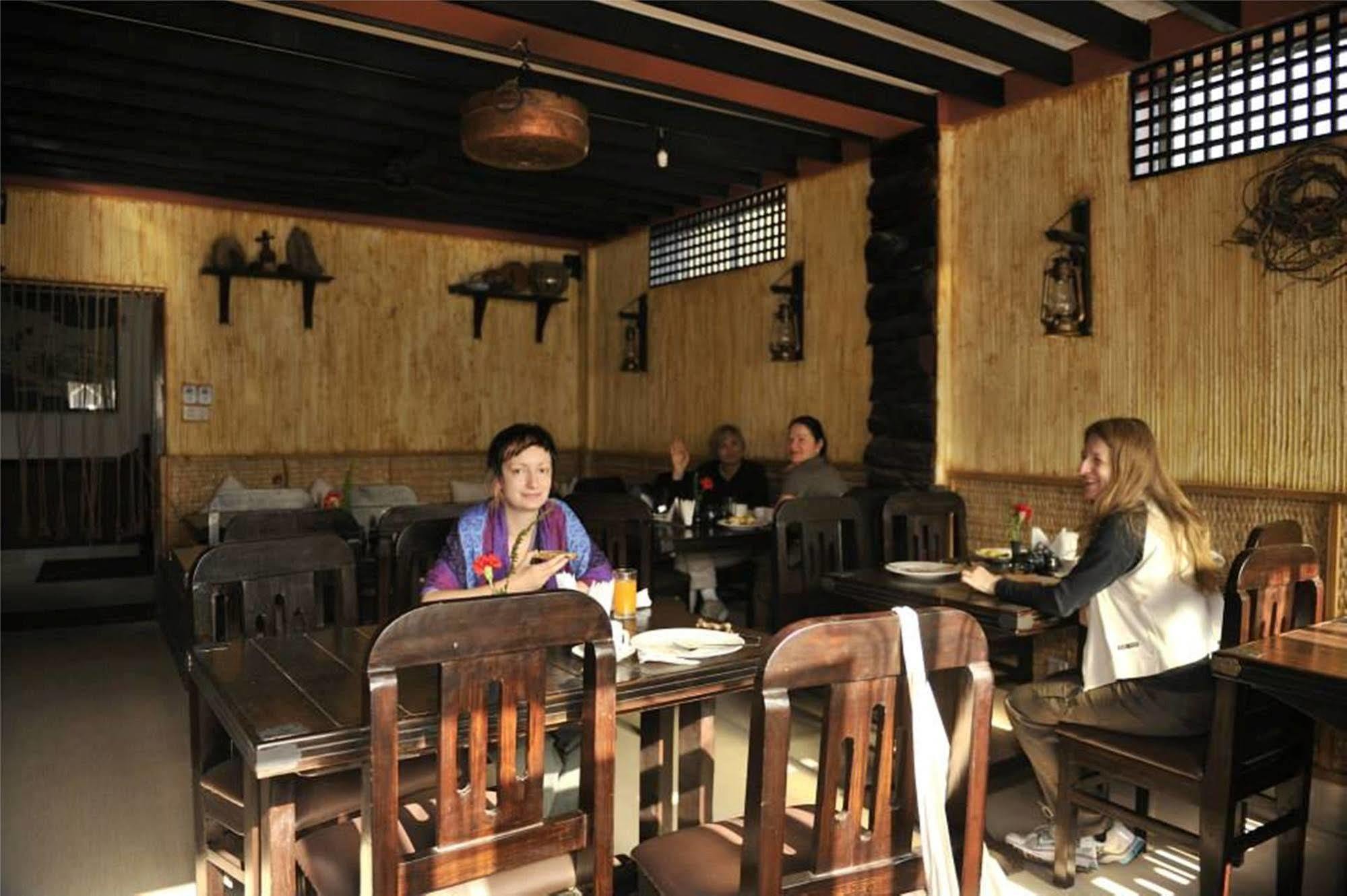 Hotel Dream Pokhara Extérieur photo