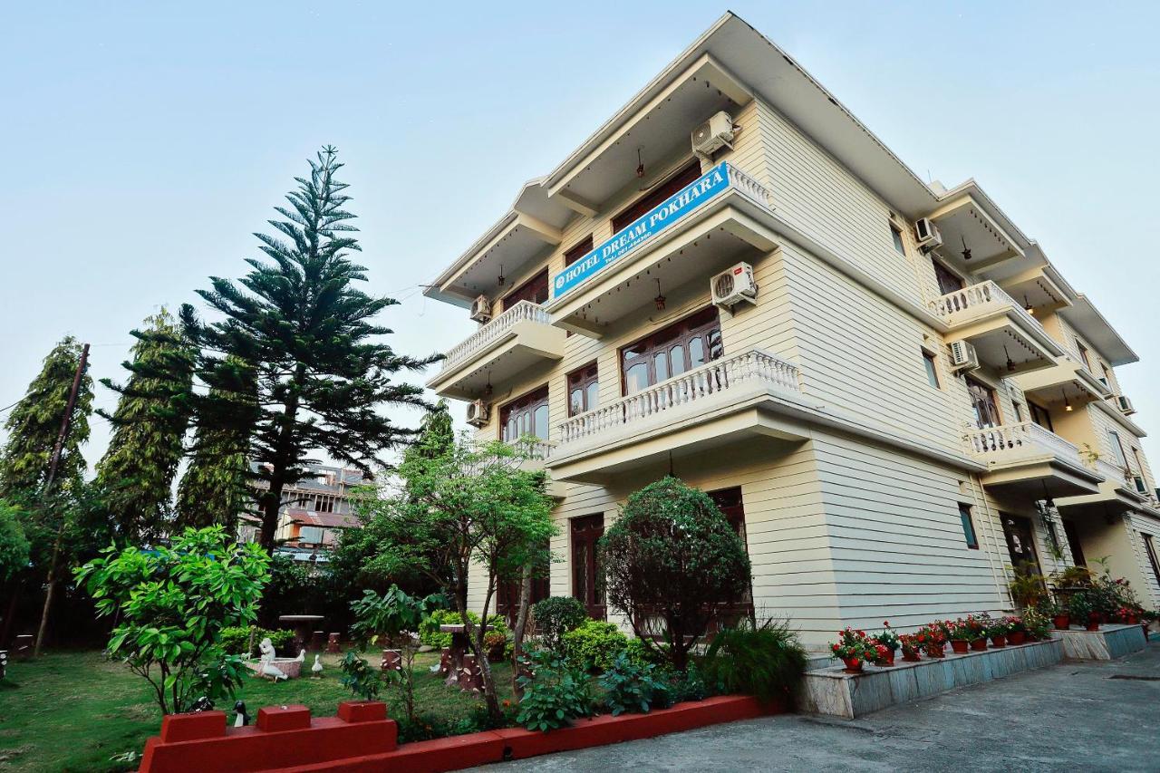 Hotel Dream Pokhara Extérieur photo